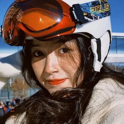 男人女人向前走